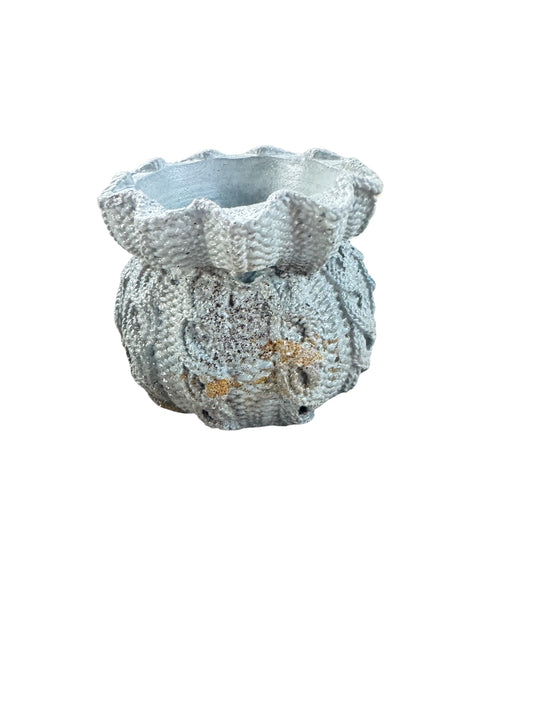 Mist Ruffle Knit Planter