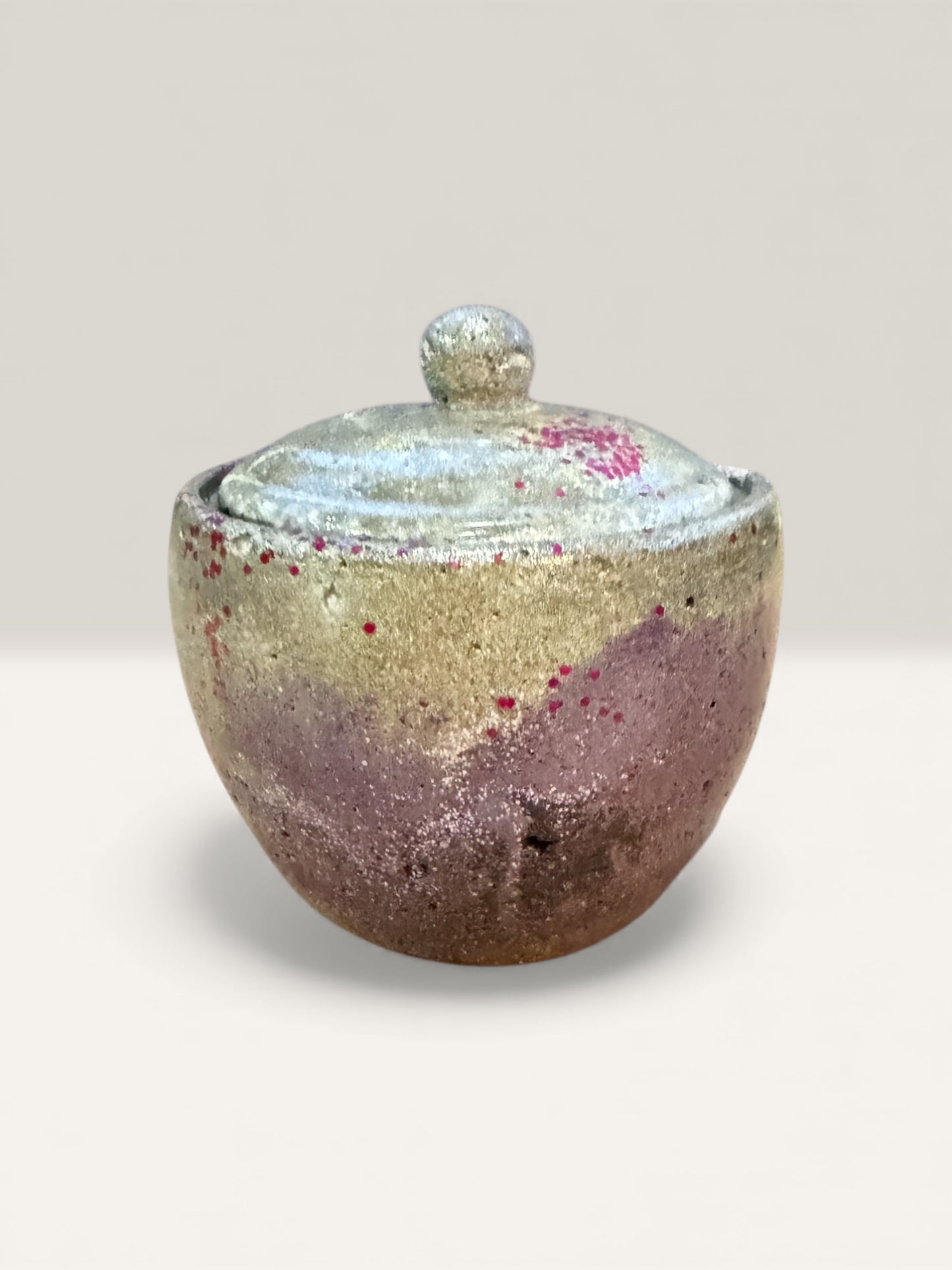 Concrete jar with lid for jewelry storage